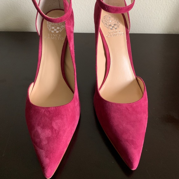 Vince Camuto D’Orsay Pumps - Picture 2 of 3